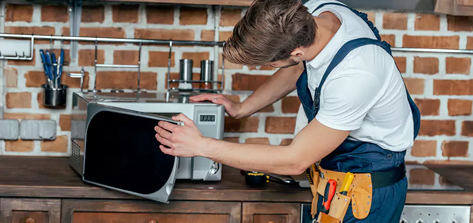 In-Home Microwave Repair in North Fort Myers